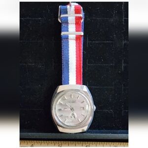 Vintage Cornavin Automatic Winds Works Keeps Time Motion Works No Issues